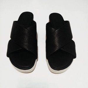 Ecco Black Touch Plateau Slides/Sandals- Size 6